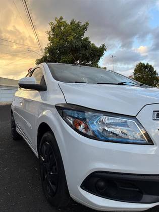 CHEVROLET ONIX 1.4 MPFI LT 8V FLEX 4P MANUAL CHEVROLET ONIX 1.4 MPFI LT 8V FLEX 4P MANUAL